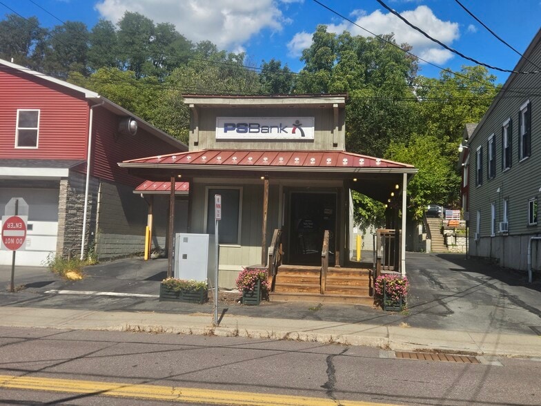 114 College Ave, Factoryville, PA for sale - Building Photo - Image 3 of 8