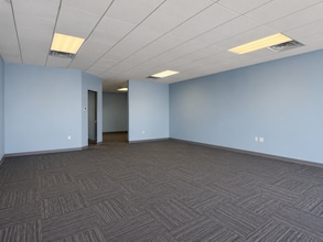 2979 Lindbergh Blvd, Springfield, IL for lease Interior Photo- Image 1 of 3