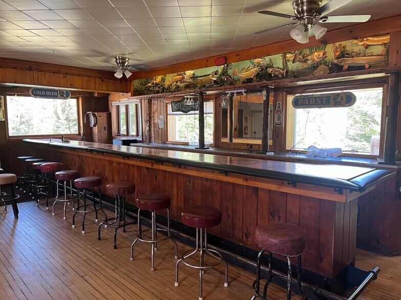 15601 Highway 70, Lac Du Flambeau, WI à vendre - Photo du bâtiment - Image 2 de 7