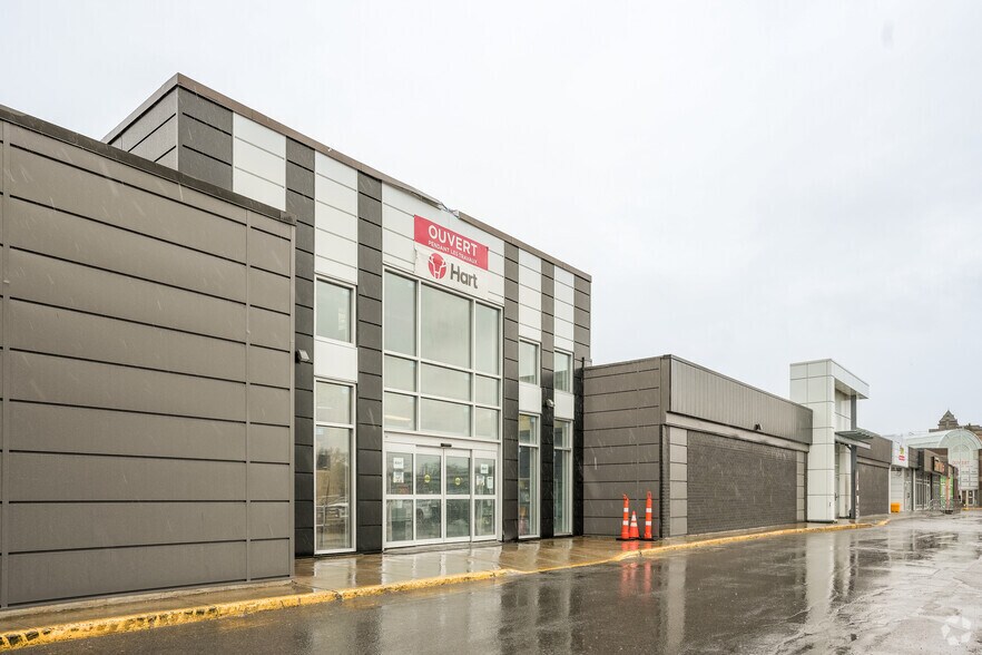 2485-2541 Boul Sainte-Anne, Québec, QC à louer - Photo principale - Image 1 de 10