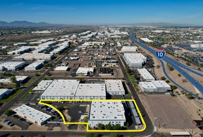 2424 S 21st St, Phoenix, AZ à louer - Photo du bâtiment - Image 2 de 14