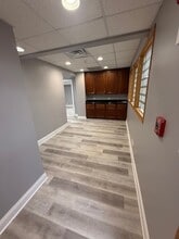 47 S 6th Ave, La Grange, IL à louer Photo intérieure- Image 2 de 5