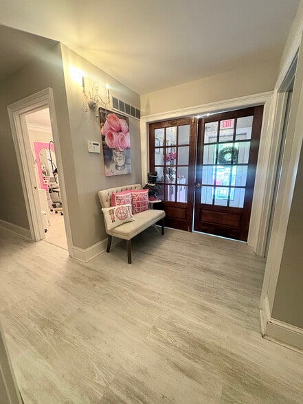 70 E Main St, Wappingers Falls, NY for lease - Interior Photo - Image 3 of 5