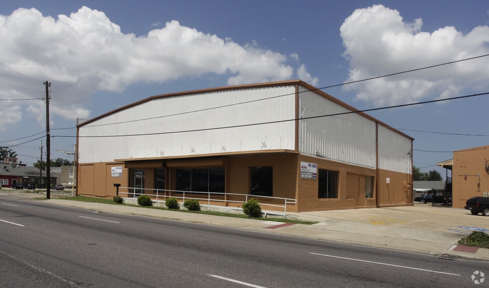3407 Jefferson Hwy, New Orleans, LA for lease - Primary Photo - Image 1 of 20