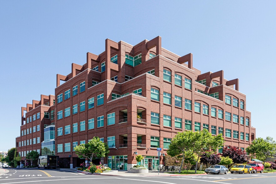 5980 Horton St, Emeryville, CA à louer - Photo du bâtiment - Image 2 de 11