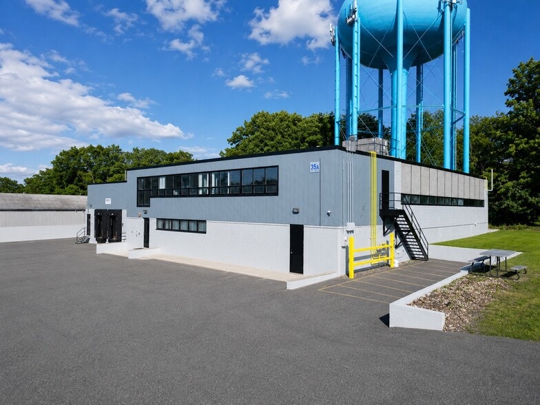 35 West St, East Hanover, NJ for lease - Building Photo - Image 3 of 4