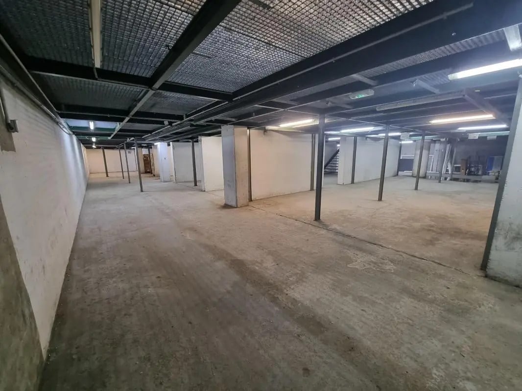Flex in Bagnolet for lease Interior Photo- Image 1 of 9