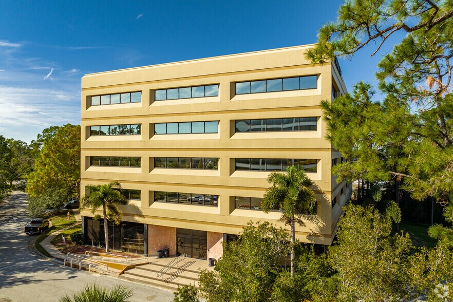 26750 US Highway 19 N, Clearwater, FL à louer - Photo du bâtiment - Image 2 de 12