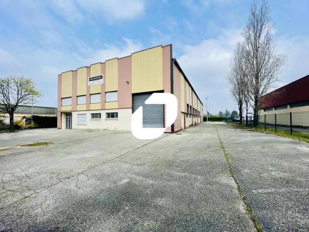 Flex in Chassieu for lease Building Photo- Image 1 of 11