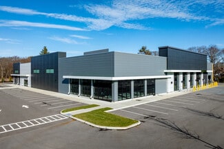 Plus de détails pour 3017 N Ocean Ave, Farmingville, NY - Commerce de détail à louer