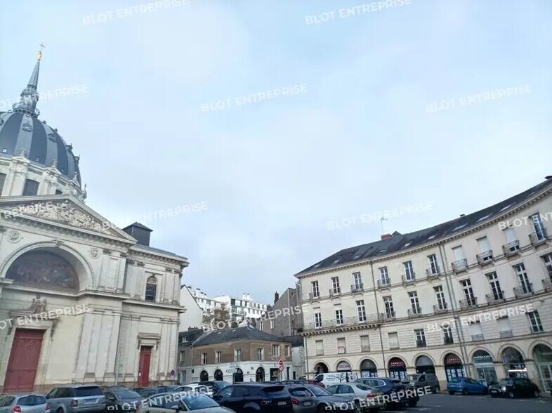 5 Place Du Sanitat, Nantes à vendre - Photo du bâtiment - Image 1 de 6