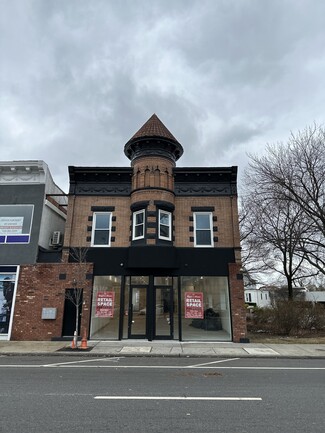 Plus de détails pour 200 Merrick Rd, Rockville Centre, NY - Vente au détail à louer