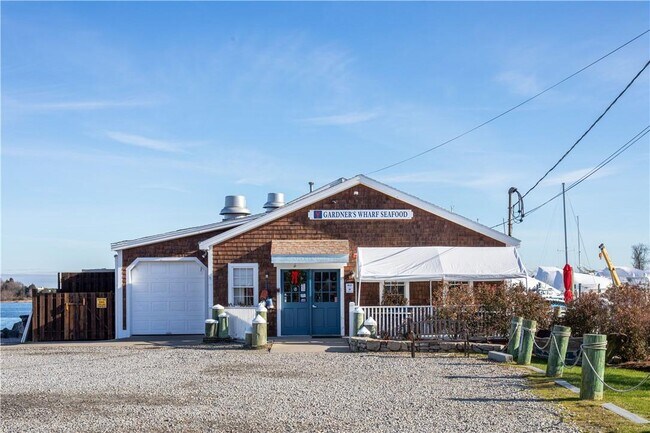Plus de détails pour 170 Main St, North Kingstown, RI - Spécialité à vendre