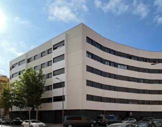 Plus de détails pour Multi-résidentiel à vendre