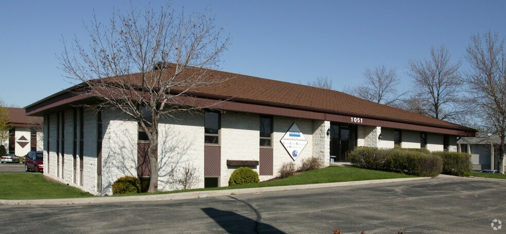 1051 N Lynndale Dr, Appleton, WI à louer - Photo du bâtiment - Image 1 de 1