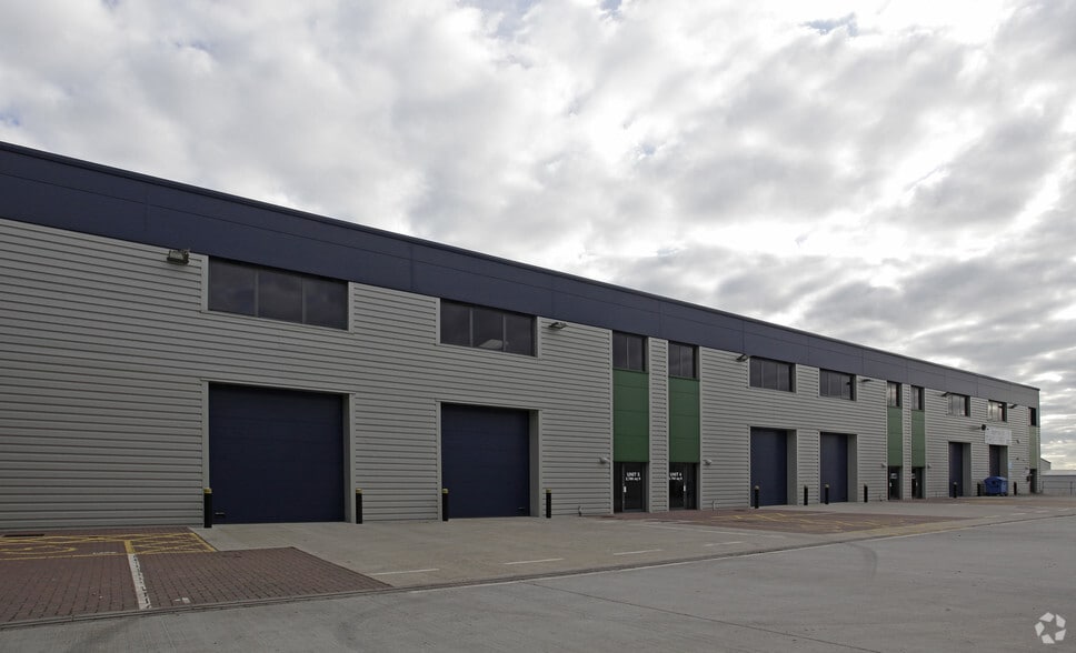 Tallon Rd, Brentwood for lease - Building Photo - Image 2 of 6