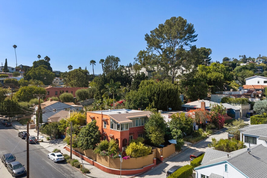 1501 Westerly Ter, Los Angeles, CA à vendre - Photo du bâtiment - Image 3 de 60