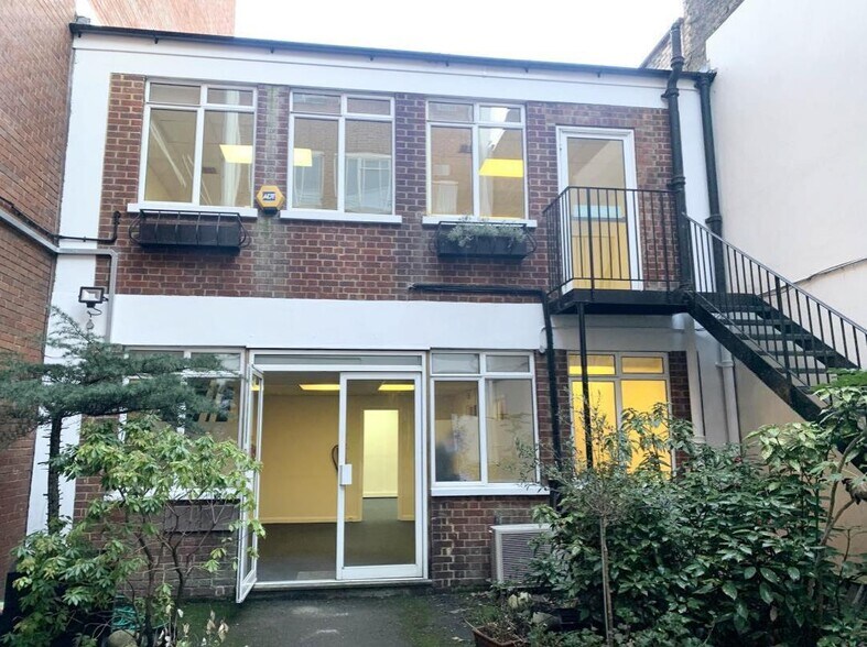 69-71 Newington Causeway, Londres à louer - Photo du bâtiment - Image 1 de 4