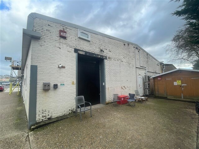 28-29 Aston Rd, Waterlooville for sale Building Photo- Image 1 of 6