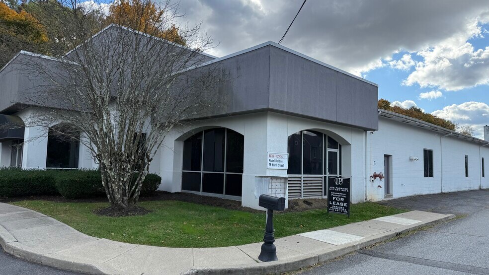 75 North St, Bloomsbury, NJ à louer - Photo du bâtiment - Image 2 de 46