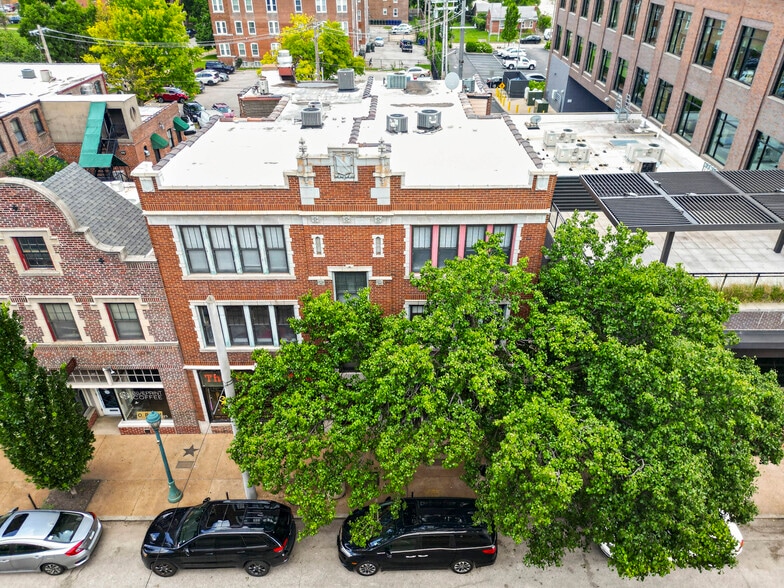 6223 Delmar Blvd, University City, MO for lease - Building Photo - Image 3 of 8