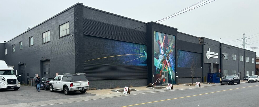9755-9775 Rue Meilleur, Montréal, QC à louer - Photo du bâtiment - Image 2 de 7