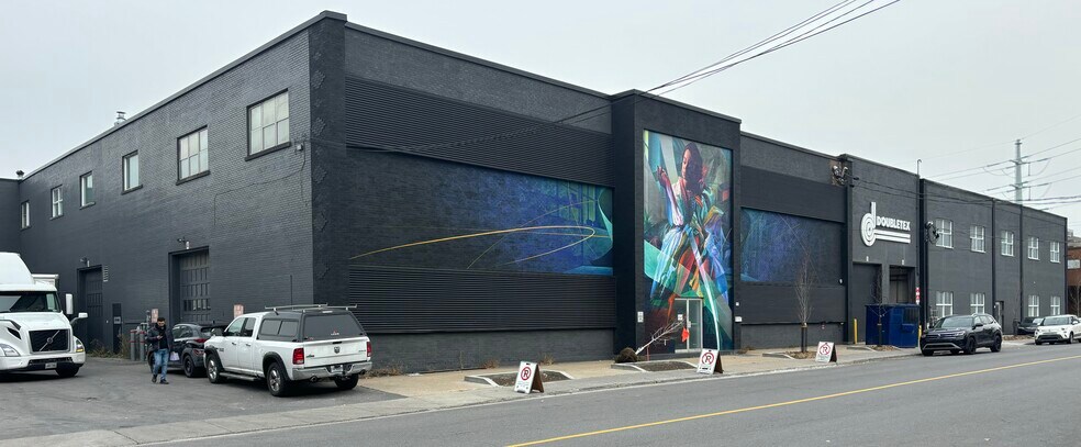 9755-9775 Rue Meilleur, Montréal, QC à louer - Photo du bâtiment - Image 2 de 7