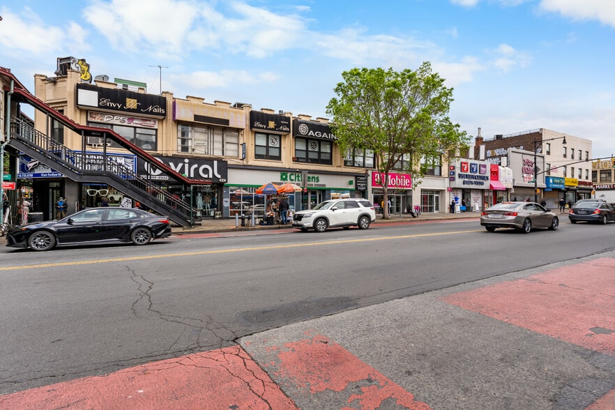 1-17 E Fordham Rd, Bronx, NY for lease - Building Photo - Image 3 of 4