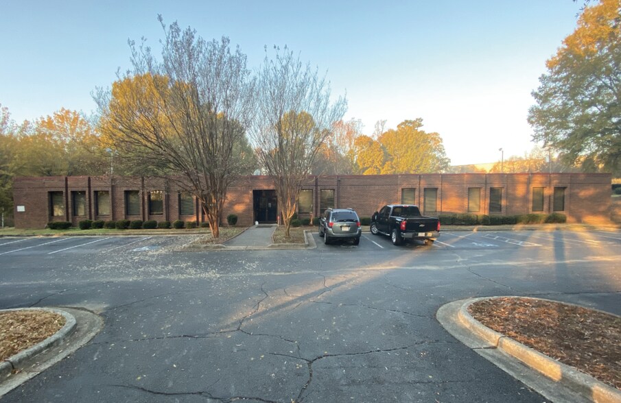 289 Mercantile Dr, Winston-Salem, NC à vendre - Photo du bâtiment - Image 2 de 3