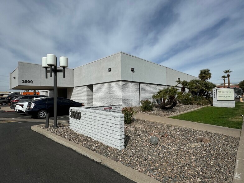 3600 N 3rd Ave, Phoenix, AZ à louer - Photo du bâtiment - Image 2 de 9