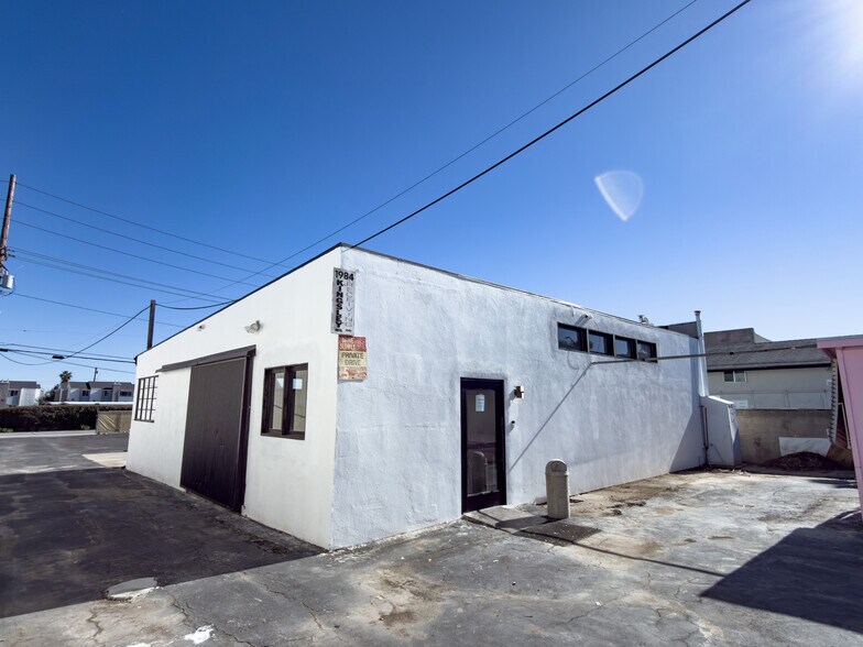1984 Placentia Ave, Costa Mesa, CA à louer - Photo du bâtiment - Image 3 de 5
