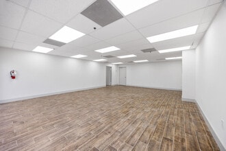 7950-7966 NW 14th St, Miami, FL à louer Photo intérieure- Image 2 de 12
