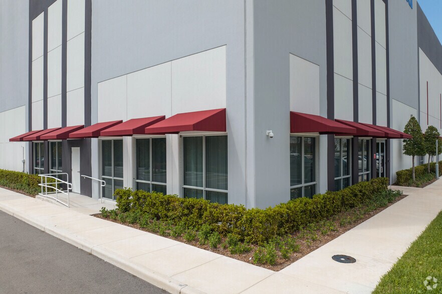 4220 W 104th St, Hialeah, FL à louer - Photo du bâtiment - Image 3 de 4