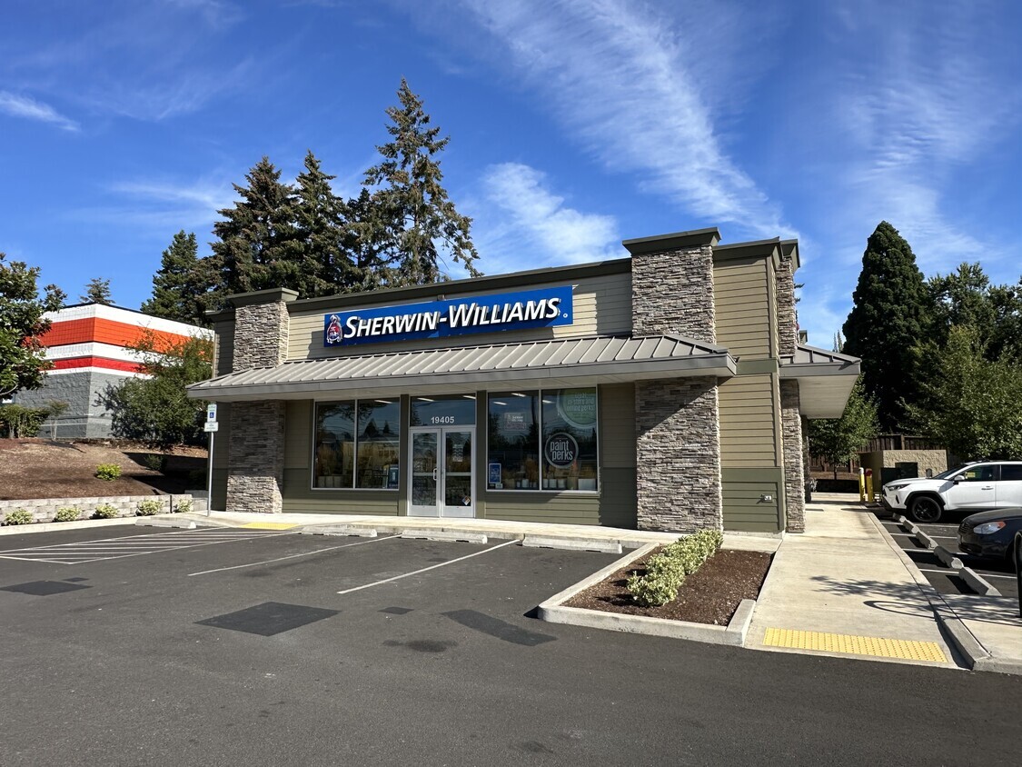 19405 SW Tualatin Valley Hwy, Beaverton, OR for sale Building Photo- Image 1 of 5