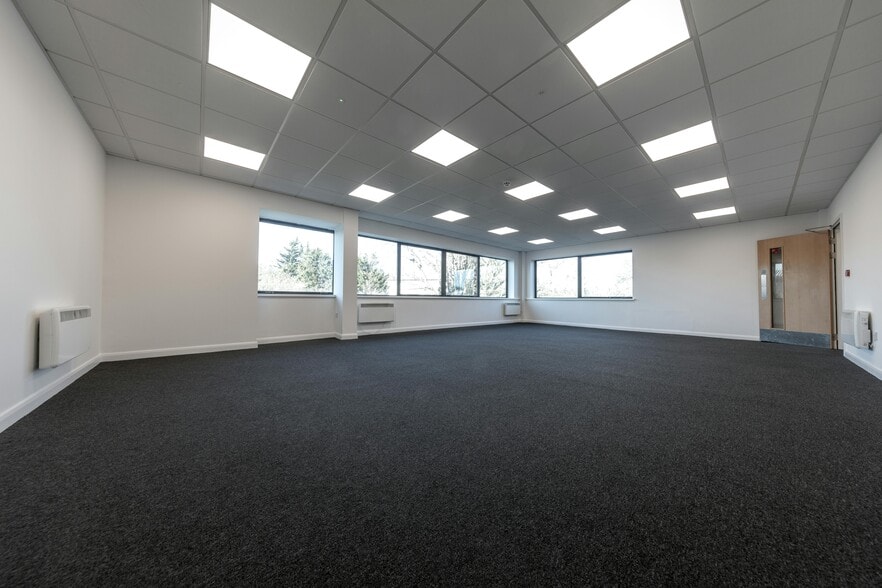 Ockham Dr, Greenford for lease - Building Photo - Image 3 of 5