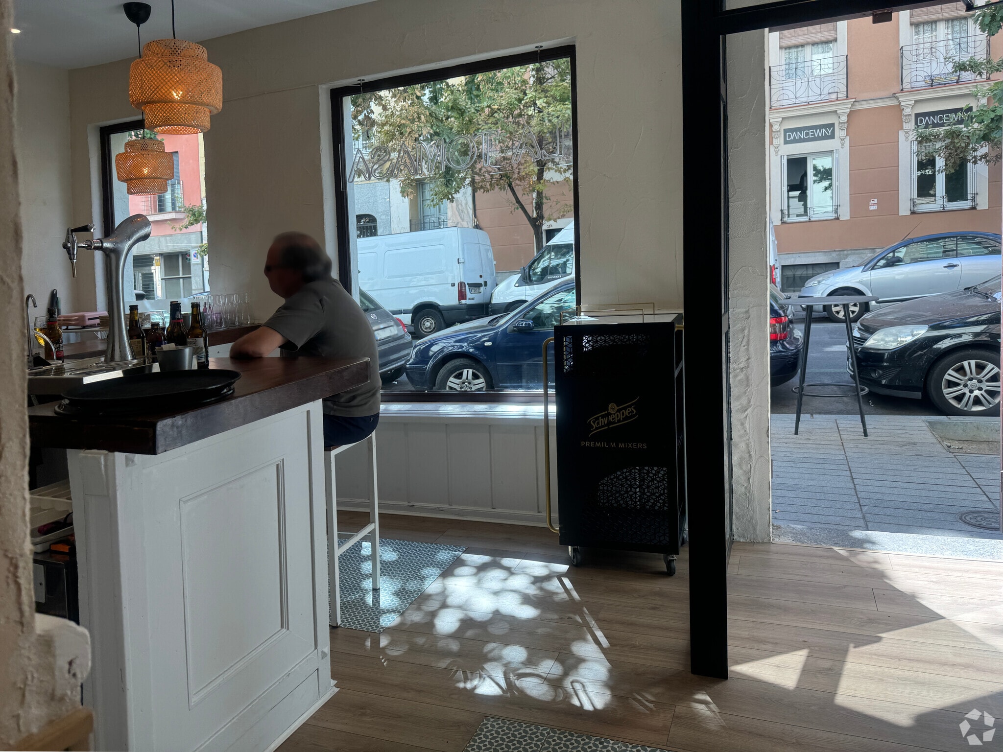 Multifamily in Madrid, Madrid for sale Interior Photo- Image 1 of 2