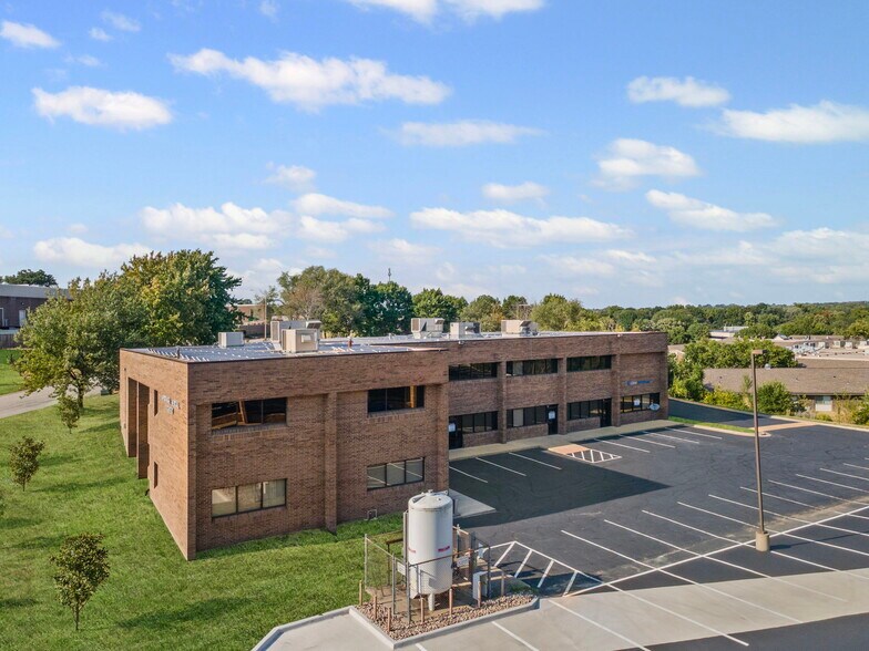 2800 NE Kendallwood Pky, Gladstone, MO à louer - Photo du bâtiment - Image 3 de 6