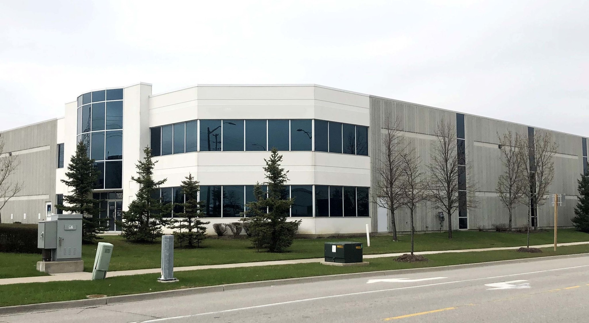 7135 Kennedy Rd, Mississauga, ON à vendre Photo du bâtiment- Image 1 de 1