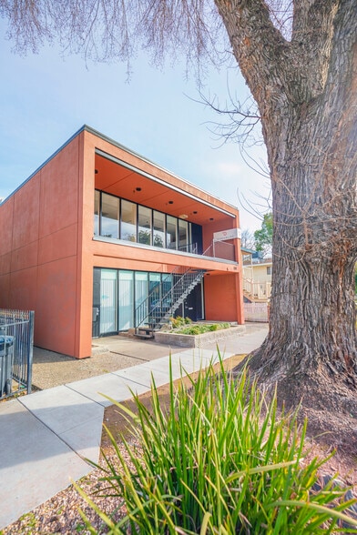 2321 P St, Sacramento, CA à louer - Photo du bâtiment - Image 1 de 12