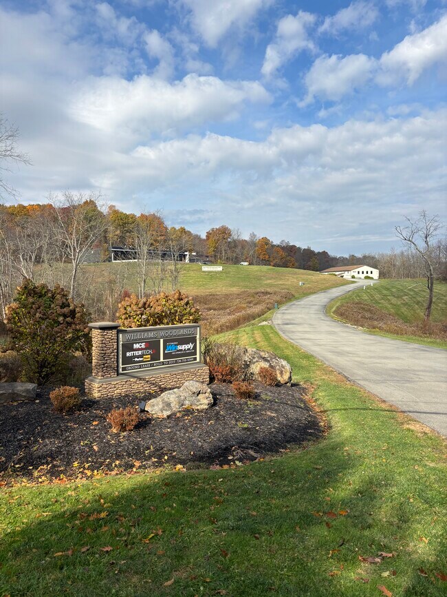 Plus de détails pour Williams Drive, Zelienople, PA - Terrain à louer