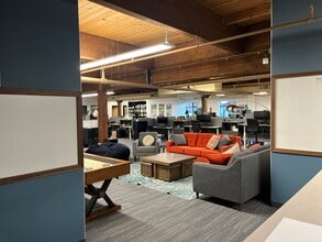 819 SE Morrison St, Portland, OR for lease Interior Photo- Image 2 of 3