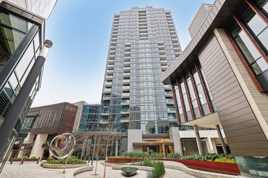 10300-10330 NE 8th St, Bellevue, WA à louer - Photo du bâtiment - Image 2 de 5