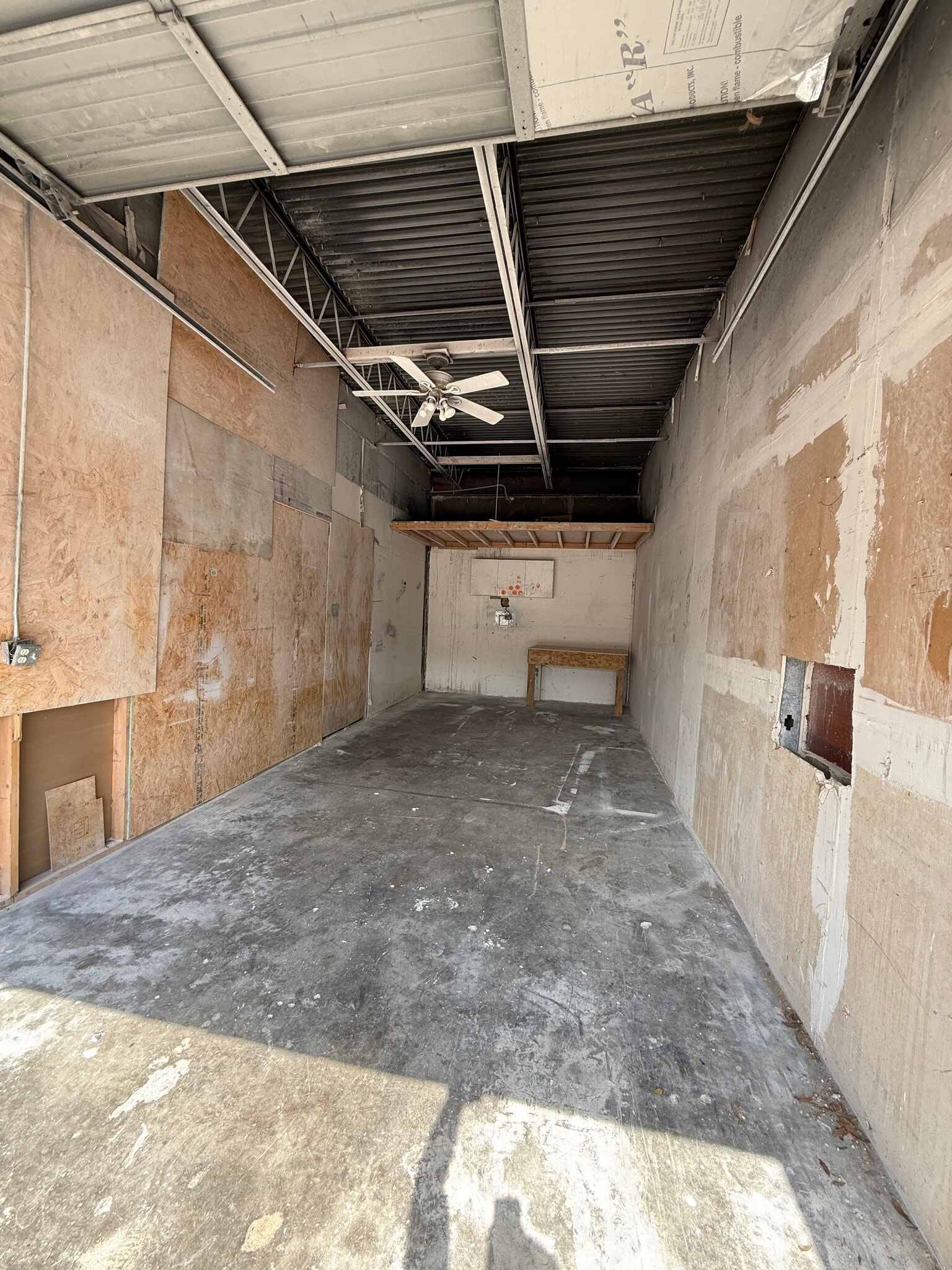 4317 62nd Ave N, Pinellas Park, FL for lease Interior Photo- Image 1 of 1