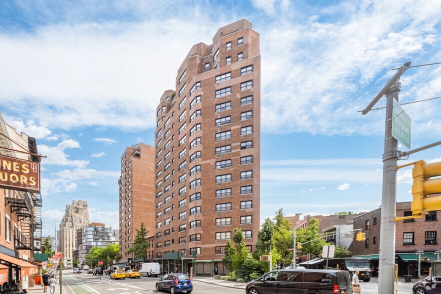 14 Horatio St, New York, NY for lease - Primary Photo - Image 1 of 3
