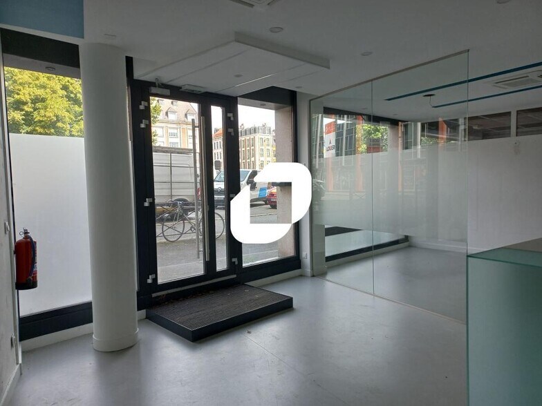 Retail in Lille for lease - Interior Photo - Image 2 of 7