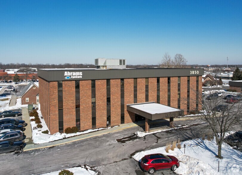 3850 Shore Dr, Indianapolis, IN à louer - Photo du bâtiment - Image 2 de 9