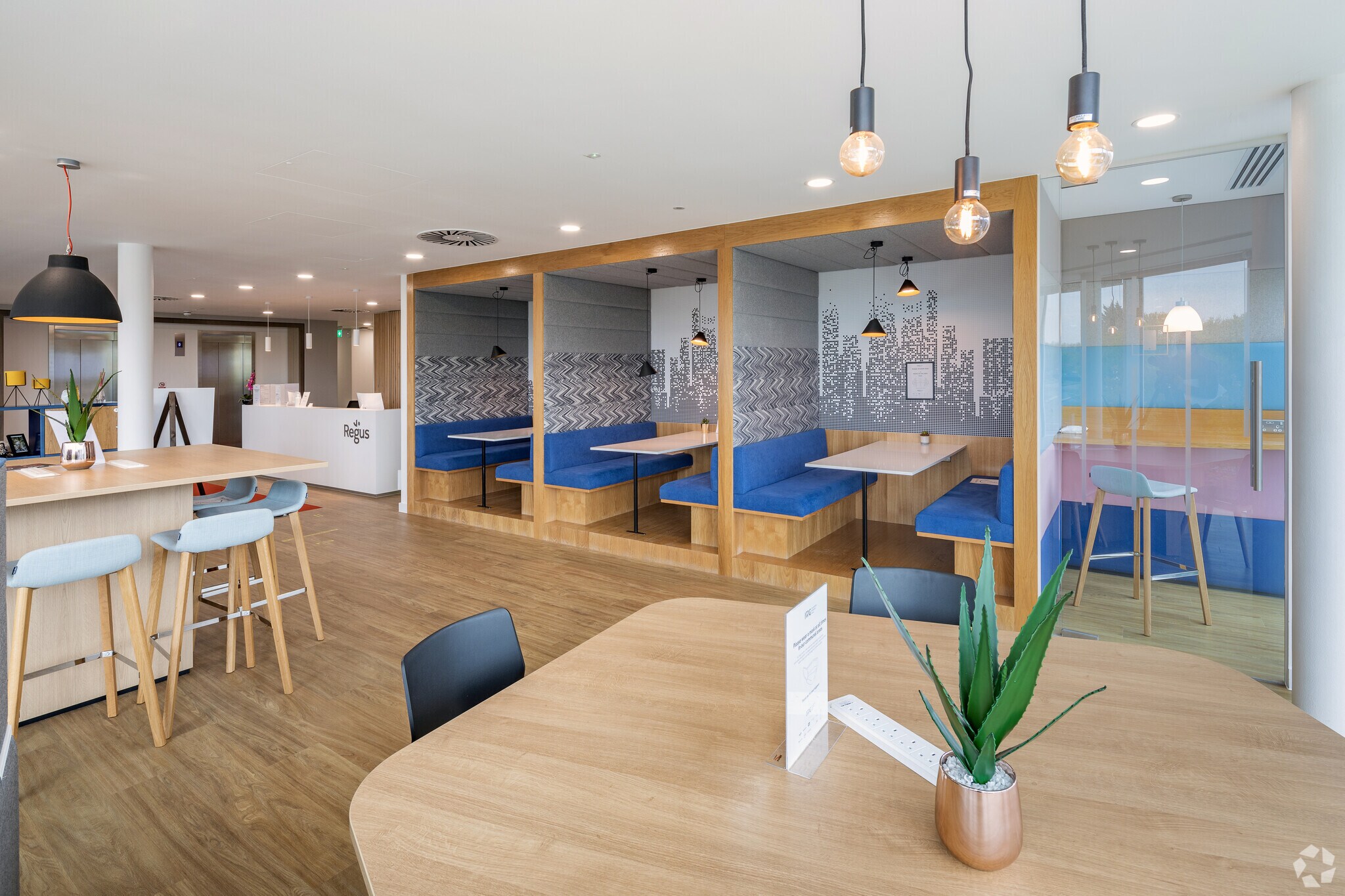 220 Wharfedale Rd, Wokingham à louer Photo du bâtiment- Image 1 de 15