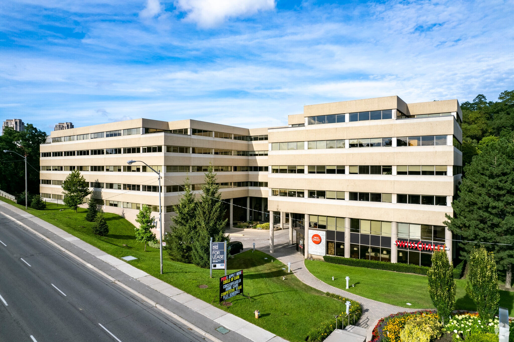 4211 Yonge St, Toronto, ON for lease Building Photo- Image 1 of 5