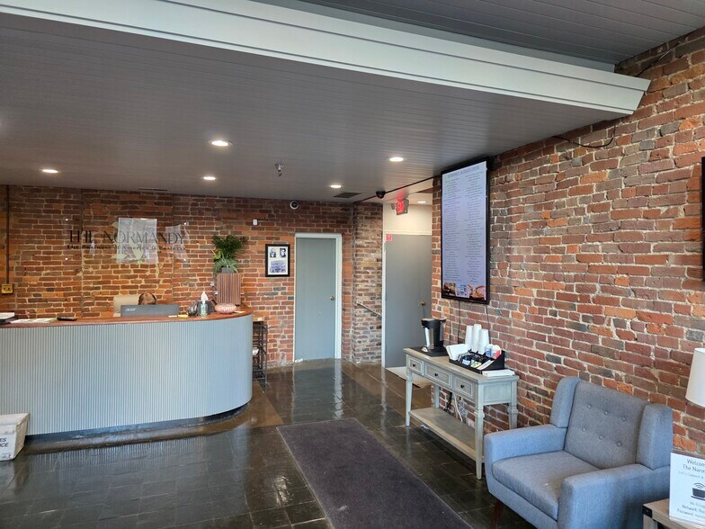 101 N 7th St, Louisville, KY à louer - Photo du bâtiment - Image 1 de 8