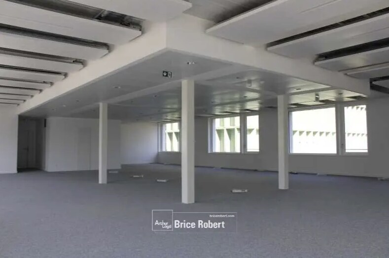 Office in Lyon for lease Interior Photo- Image 1 of 7